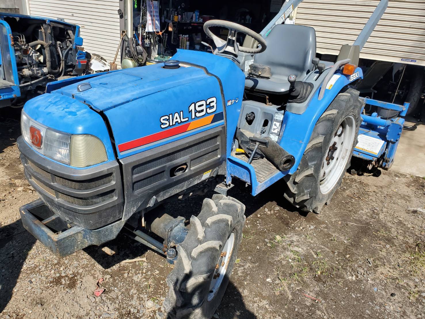 宮崎県イセキ　トラクター　SIAL193