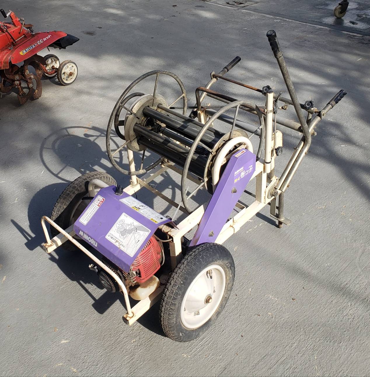 宮崎県みのる産業　マルチ回収機　W-4