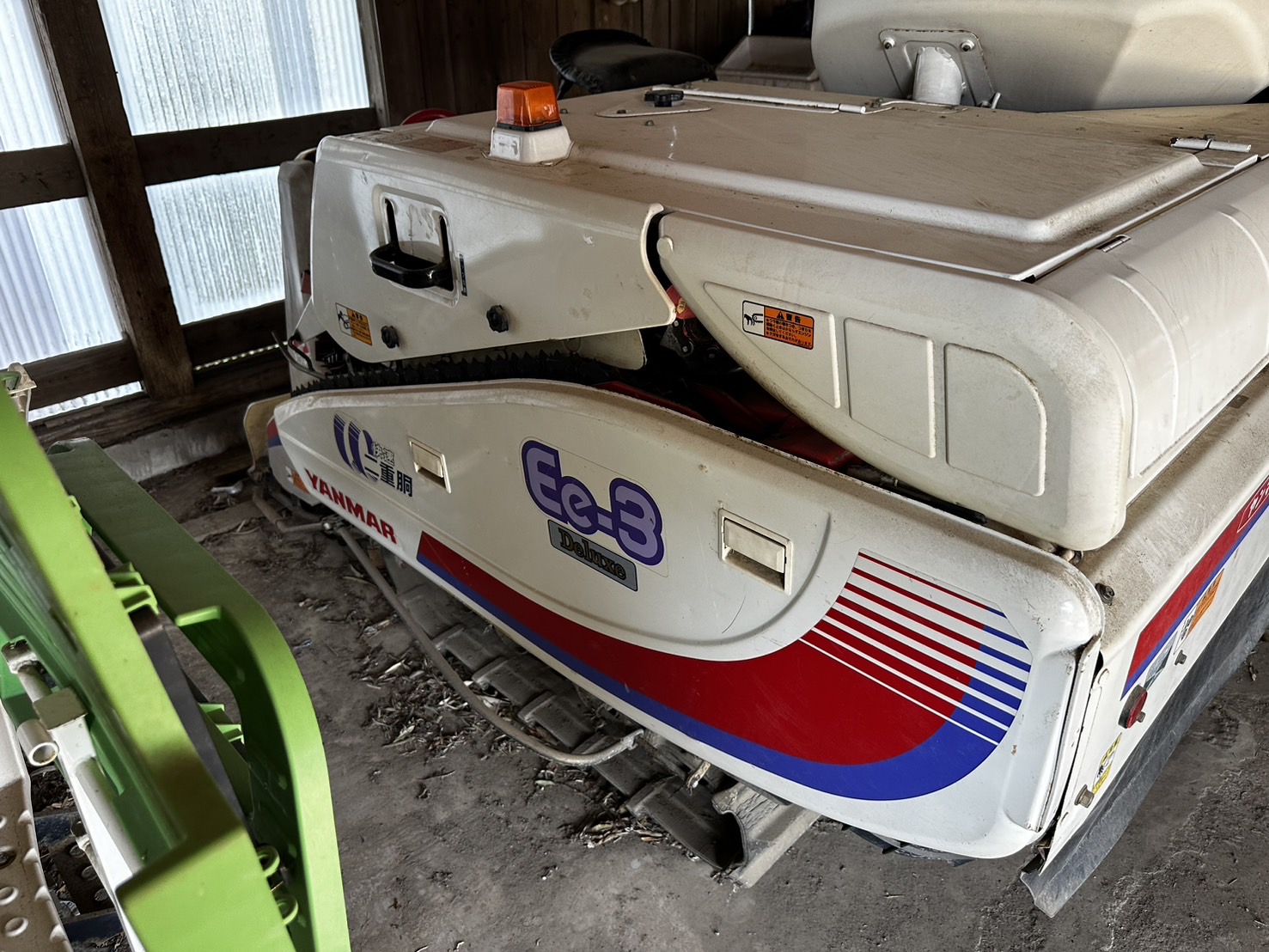 熊本県ヤンマー　コンバイン　Ee-3