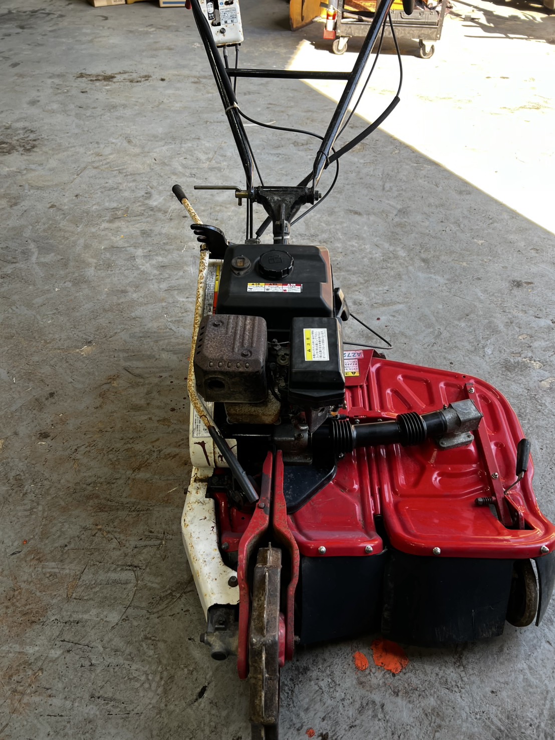 宮崎県オーレック　畦草刈り機　AZ726TL